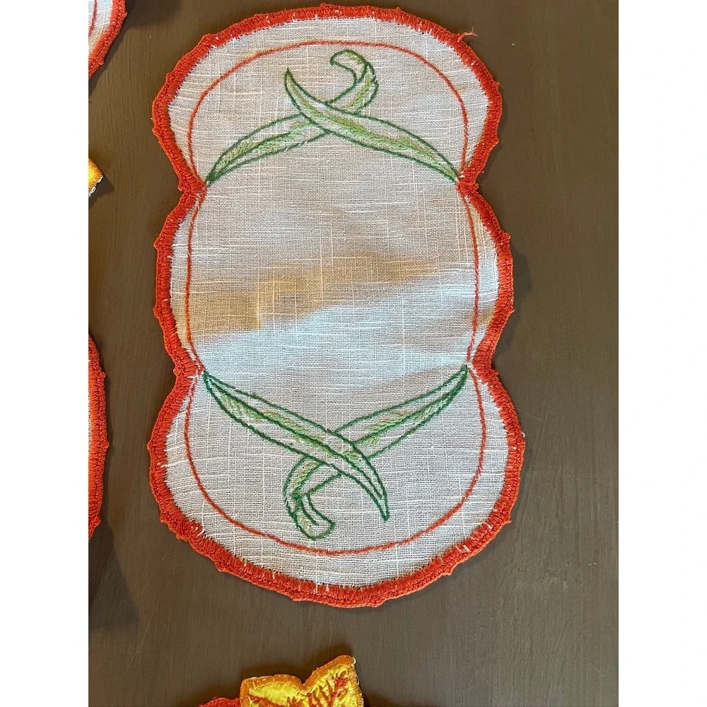 Vintage Table Runner Set 3pc White Yellow Orange Floral Lily Embroidered Linens